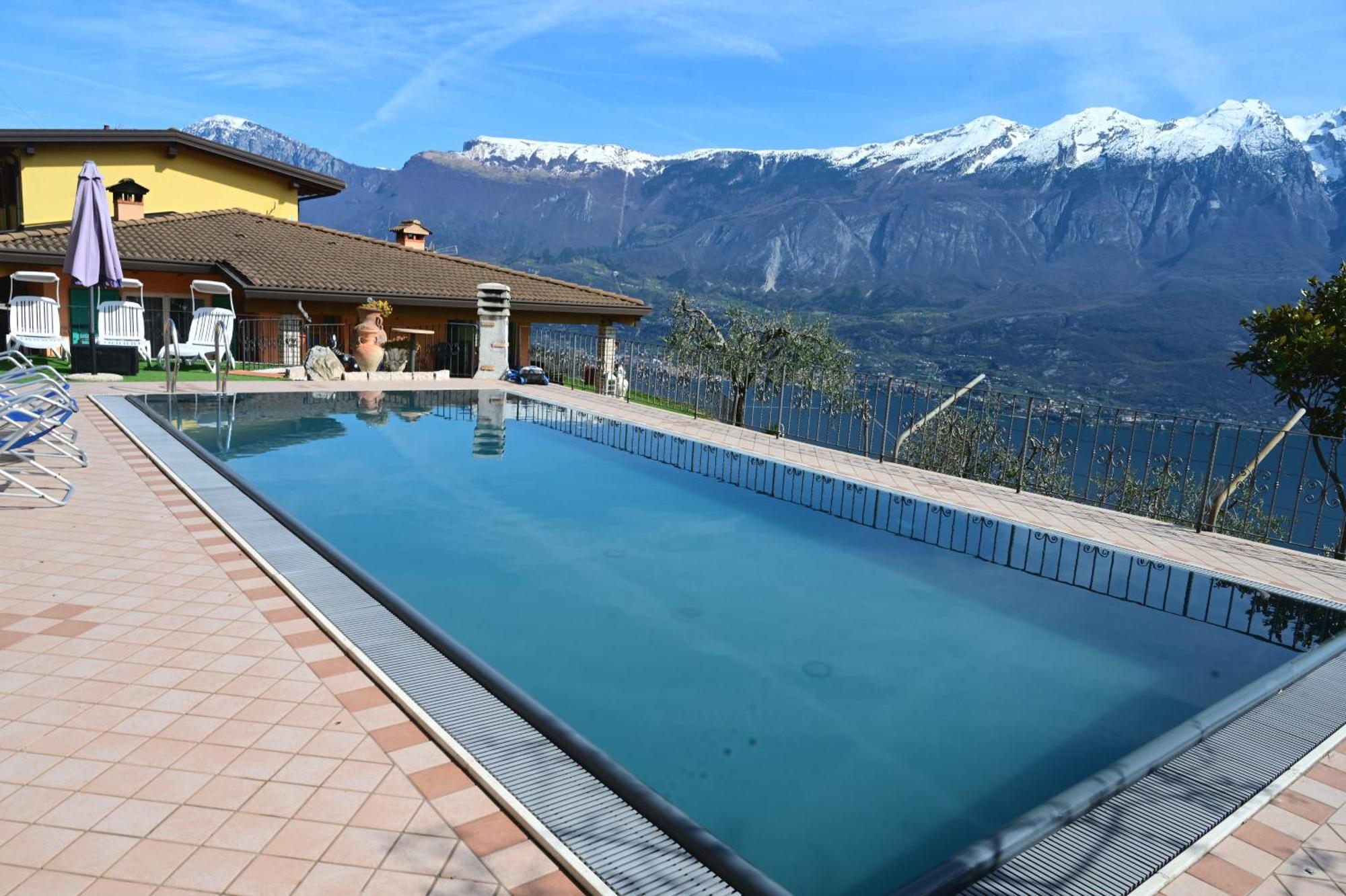 Casa Elka Residence Lake View And Pool By Garda Domus Mea Pieve  Exteriör bild